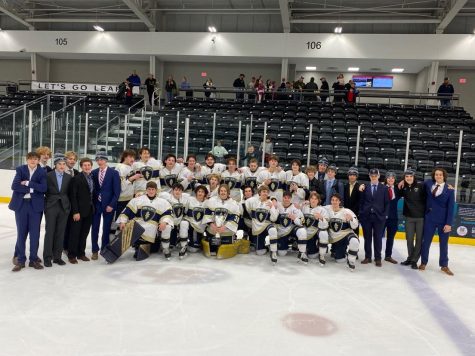 The Oak Leafs hockey team. Dave Kirer photo.